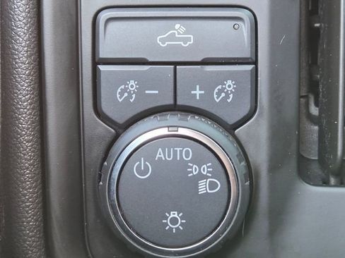 Used 2022 Chevrolet Silverado 1500 W/T w/ Trailering Package image 18