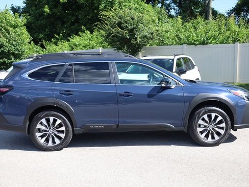 Certified 2025 Subaru Outback Limited AWD/4WD image 4