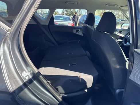 Used 2023 Kia Soul LX w/ LX Technology Package image 19