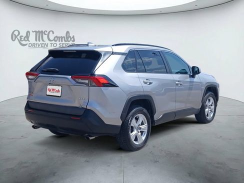 Used 2020 Toyota RAV4 XLE w/ Convenience Package FWD image 5