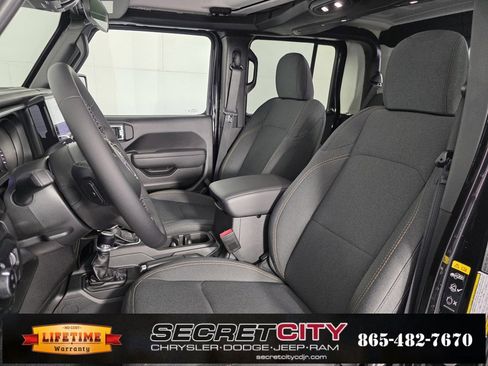 New 2025 Jeep Gladiator Sport image 10