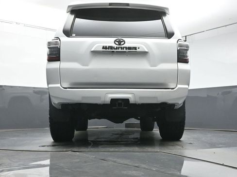 Used 2020 Toyota 4Runner SR5 image 34