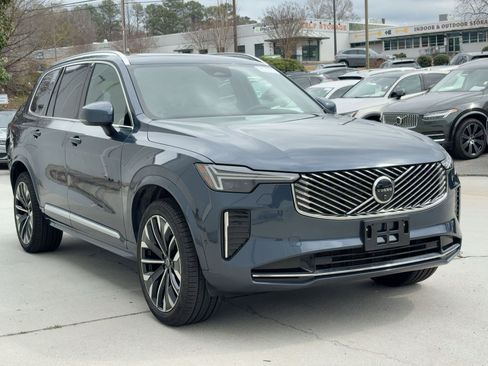 Certified 2025 Volvo XC90 B5 Plus image 7