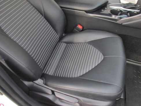 Used 2018 Toyota Camry SE image 60