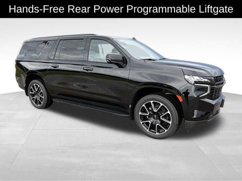 Certified 2024 Chevrolet Suburban RST w/ Luxury Package AWD/4WD image 8