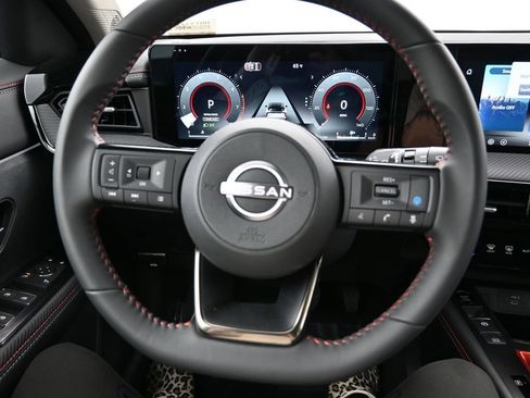 New 2026 Nissan Kicks SR FWD image 13