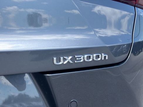New 2026 Lexus UX 300h FWD image 11