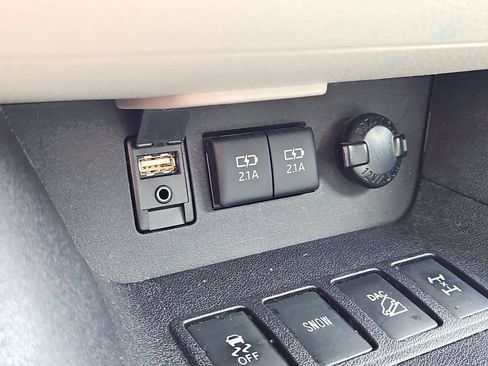 Used 2018 Toyota Highlander XLE AWD/4WD image 20