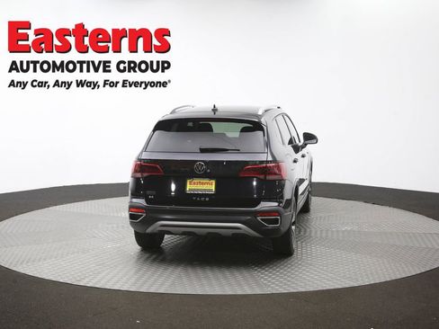 Used 2024 Volkswagen Taos SE FWD image 37