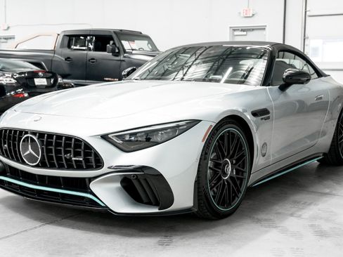 Used 2024 Mercedes-Benz SL 63 AMG 4MATIC image 35