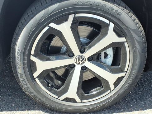 New 2026 Volkswagen Tiguan SE AWD/4WD image 9