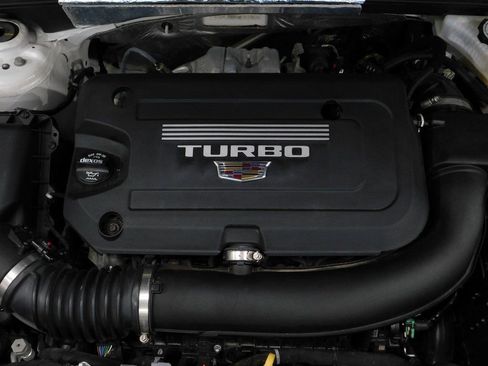 Used 2021 Cadillac XT4 Premium Luxury image 16