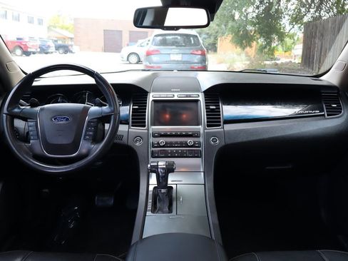 Used 2010 Ford Taurus Limited image 16