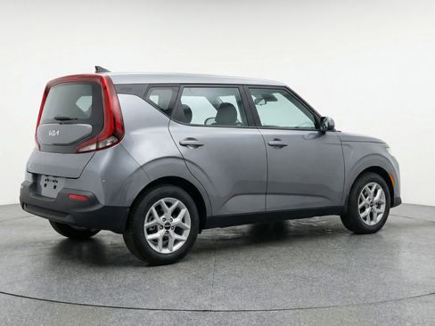 Used 2025 Kia Soul LX w/ LX Technology Package image 9