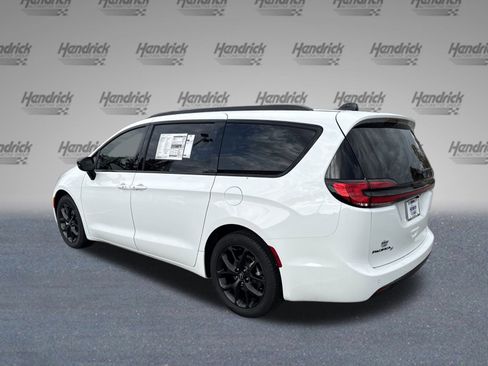 New 2026 Chrysler Pacifica Select w/ S Appearance Package image 6