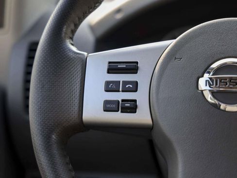 Used 2019 Nissan Frontier SL image 20