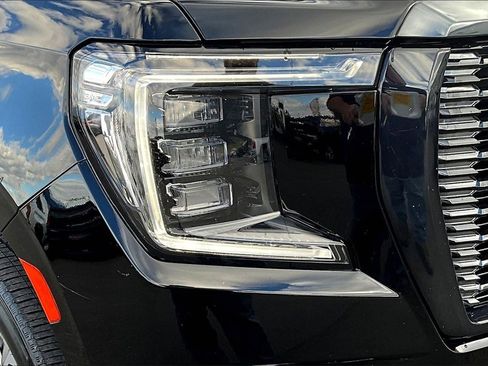 Used 2023 GMC Yukon XL Denali Ultimate image 30