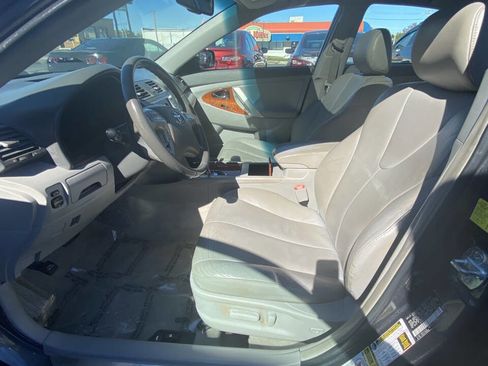 Used 2011 Toyota Camry XLE image 31