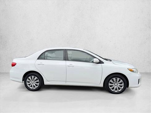 Used 2013 Toyota Corolla LE FWD image 4
