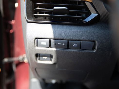 Used 2022 Nissan Sentra SV w/ SV Premium Package FWD image 16