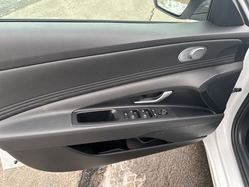 New 2026 Hyundai Elantra Limited FWD image 10