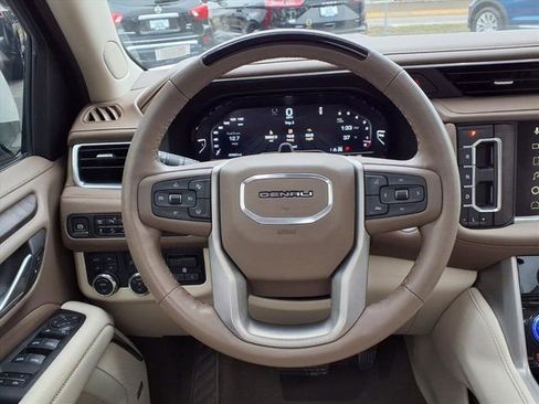 Used 2024 GMC Yukon Denali w/ Denali Reserve Package image 20