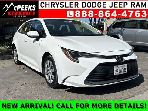 Used 2023 Toyota Corolla LE FWD image 1