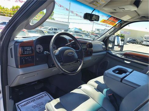 Used 2006 Ford F250 Lariat AWD/4WD image 5