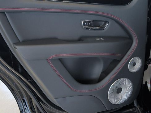 New 2026 Bentley Bentayga AWD/4WD image 38