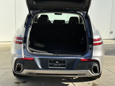 Used 2022 Genesis GV70 2.5T w/ Advanced Package image 9