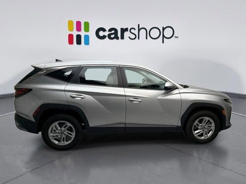 Used 2025 Hyundai Tucson SE image 6
