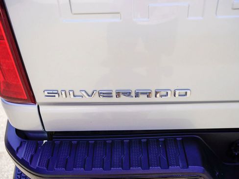 Used 2021 Chevrolet Silverado 2500 Custom w/ Custom Value Package AWD/4WD image 16