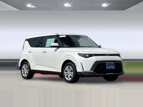 Used 2023 Kia Soul LX FWD image 7