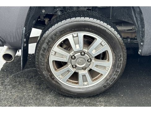 Used 2017 Toyota Tundra Platinum image 7