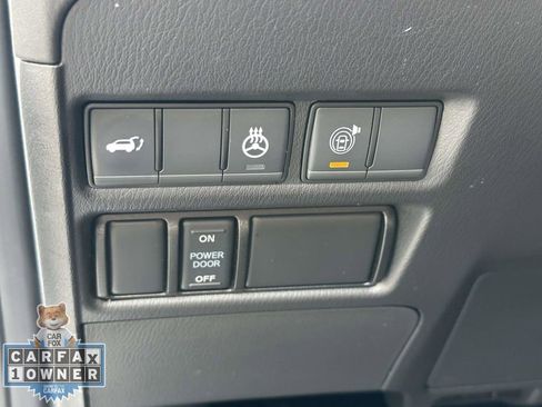 Used 2023 Nissan Armada Platinum w/ Captain's Chairs Package AWD/4WD image 18