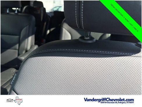 Used 2025 Chevrolet Traverse LT w/ Driver Confidence Package FWD image 14
