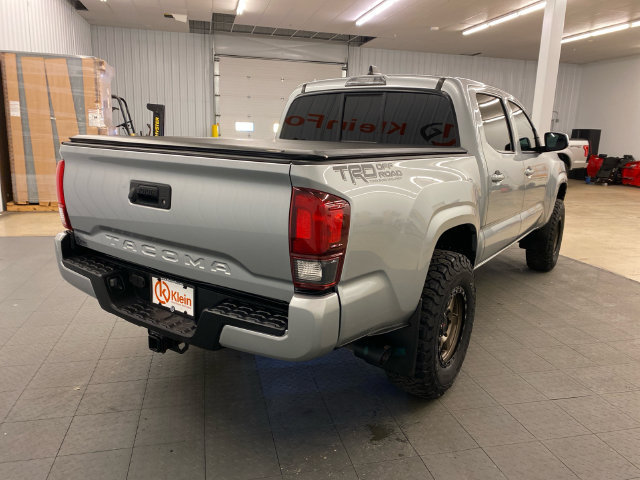 Used 2022 Toyota Tacoma SR AWD/4WD image 17