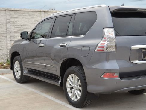 Used 2015 Lexus GX 460 w/ Premium Package image 34
