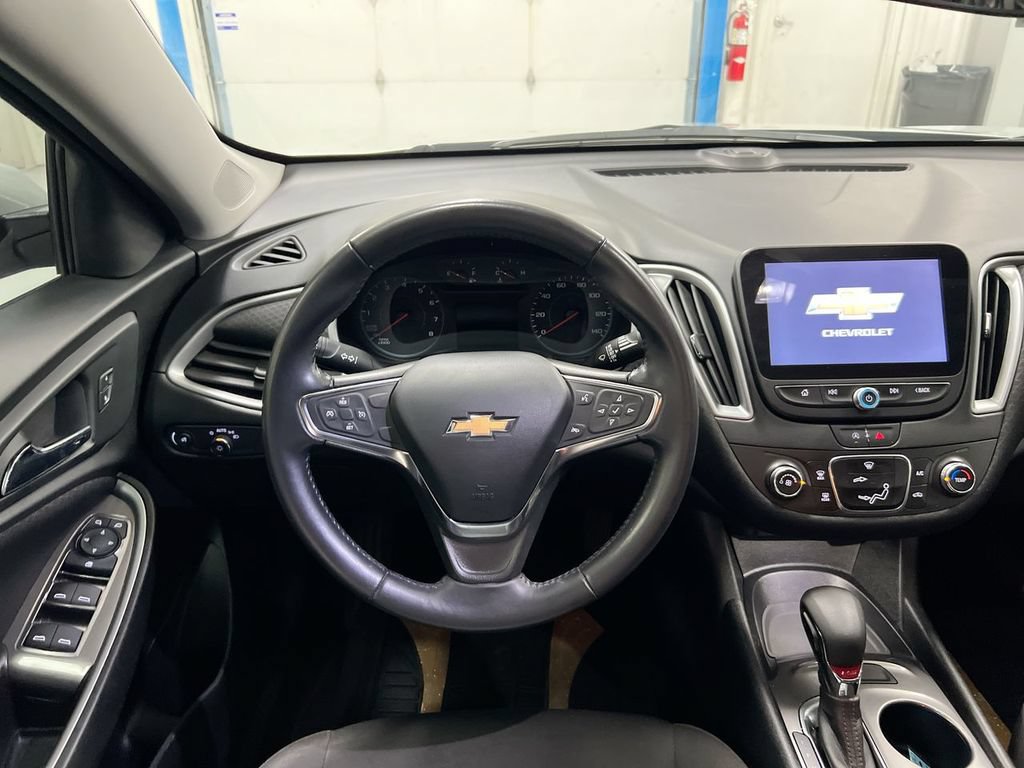 Used 2021 Chevrolet Malibu RS FWD image 11