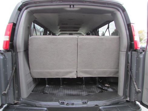 Used 2016 Chevrolet Express 3500 LS w/ Chrome Appearance Package image 4