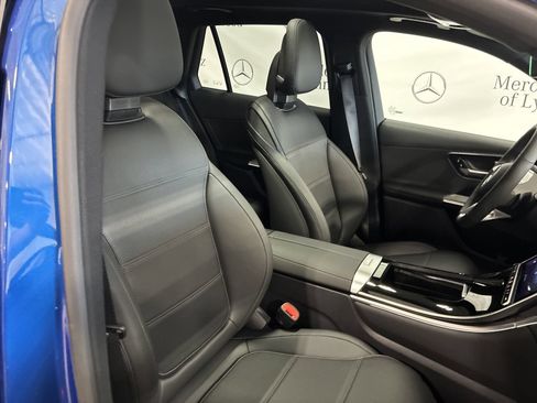 Used 2025 Mercedes-Benz GLC 300 4MATIC image 19