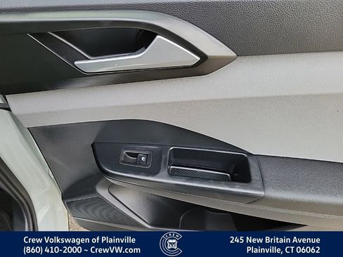 Used 2022 Volkswagen Taos SE w/ Driver Assistance Package image 48