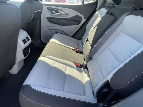 Used 2024 GMC Terrain SLE w/ Driver Convenience Package image 14