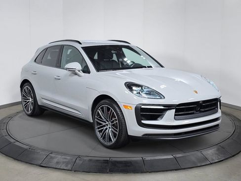 Certified 2025 Porsche Macan S AWD/4WD image 9