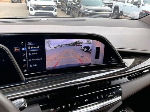 Used 2023 Cadillac Escalade Premium Luxury w/ Performance Package image 11