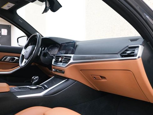 Used 2022 BMW 330i xDrive 330i xDrive Sedan 4D w/ Driving Assistance Package image 32