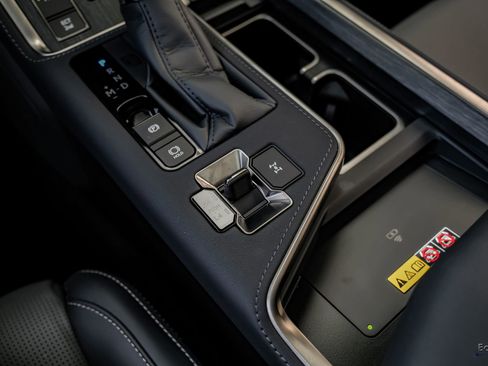 Used 2025 Lexus GX 550 w/ Accessory Package (Z1) image 63