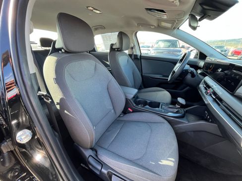 Used 2025 Kia K4 FWD image 52