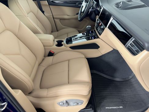 Certified 2026 Porsche Macan AWD/4WD image 30