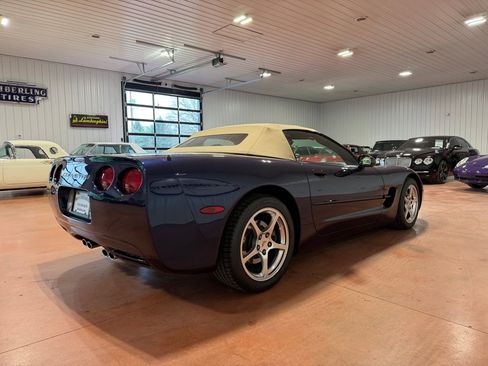 Used 2001 Chevrolet Corvette Convertible w/ Preferred Equipment Group2 image 10